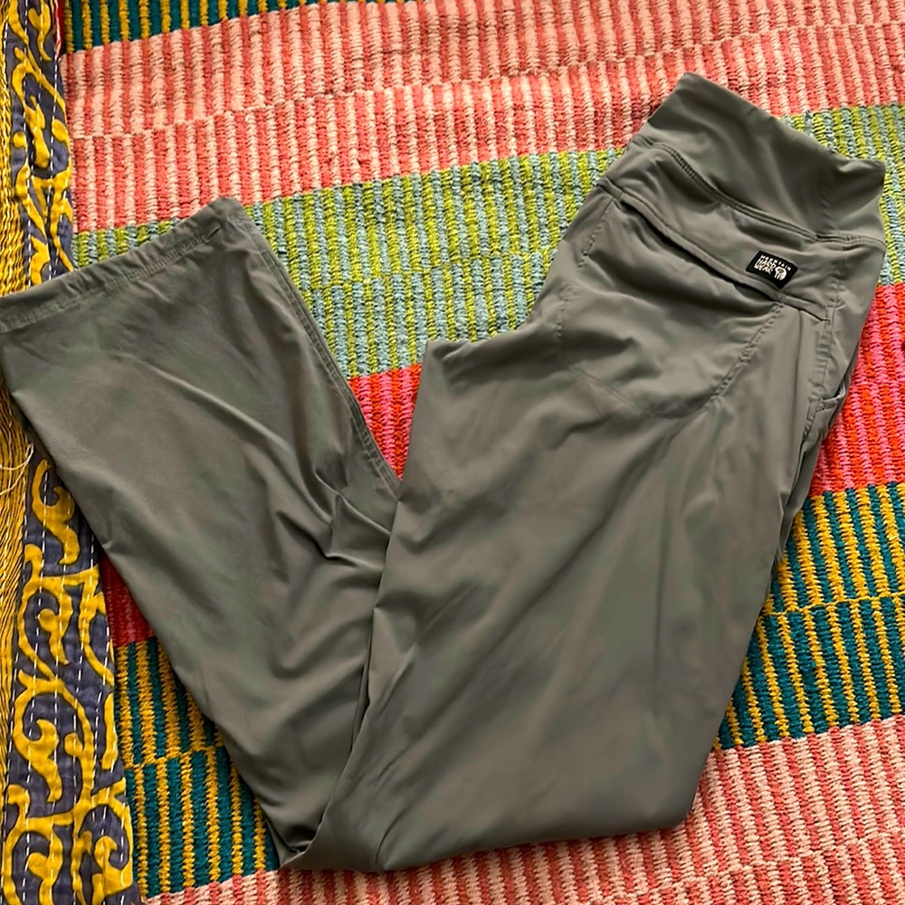 Mountain hardware outerwear size small/ short